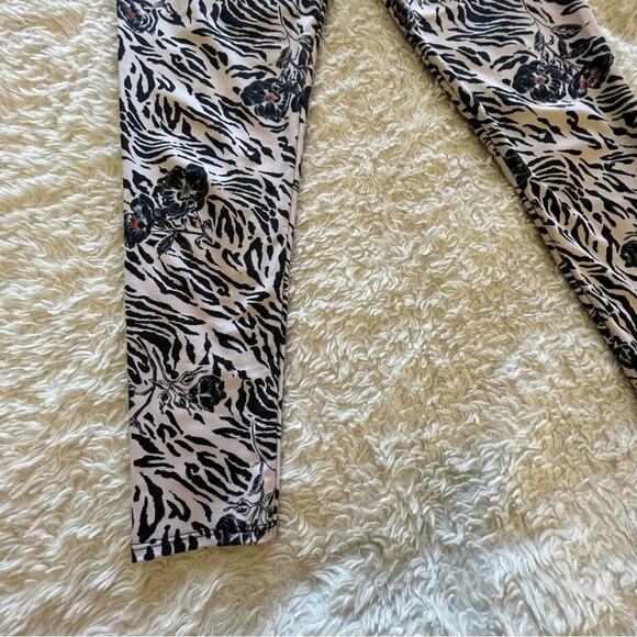 Onzie Animal Floral Leggings Size Large - Picture 3 of 7